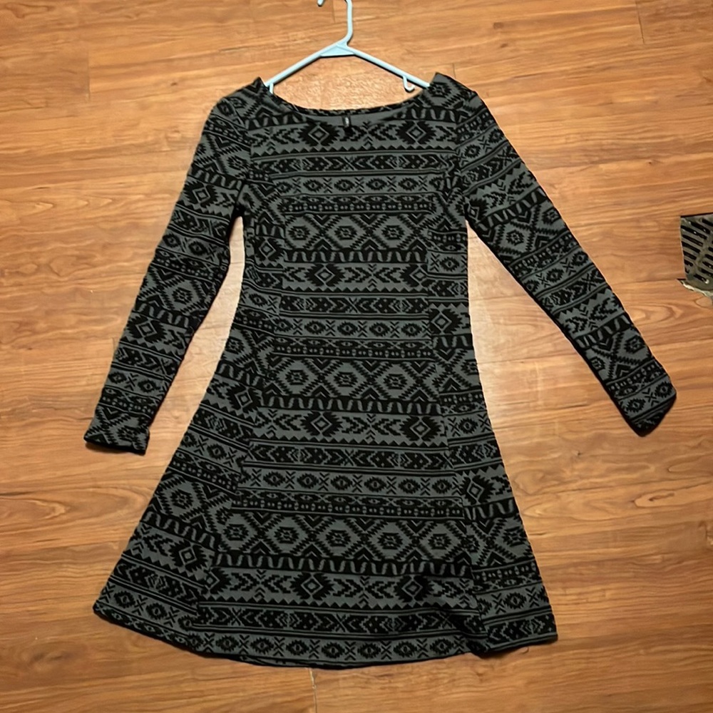 Black and grey long sleeve dress